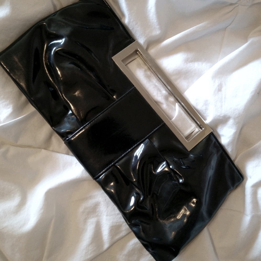 Black clutch
